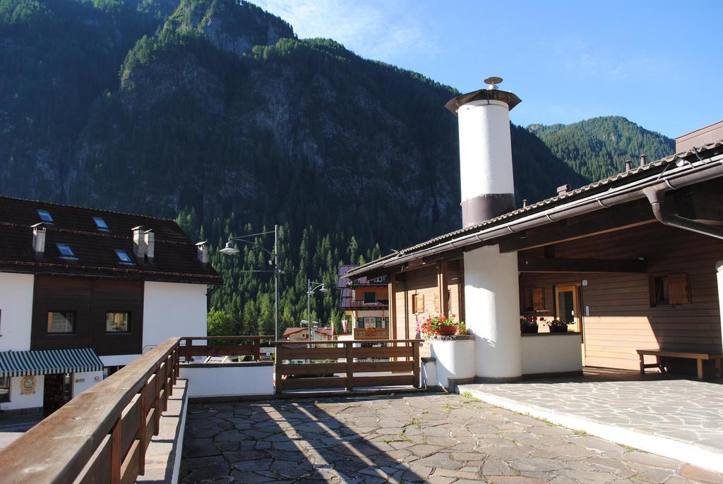 Bed & Breakfast Garni Tobia Кампитело ди Фаса Екстериор снимка