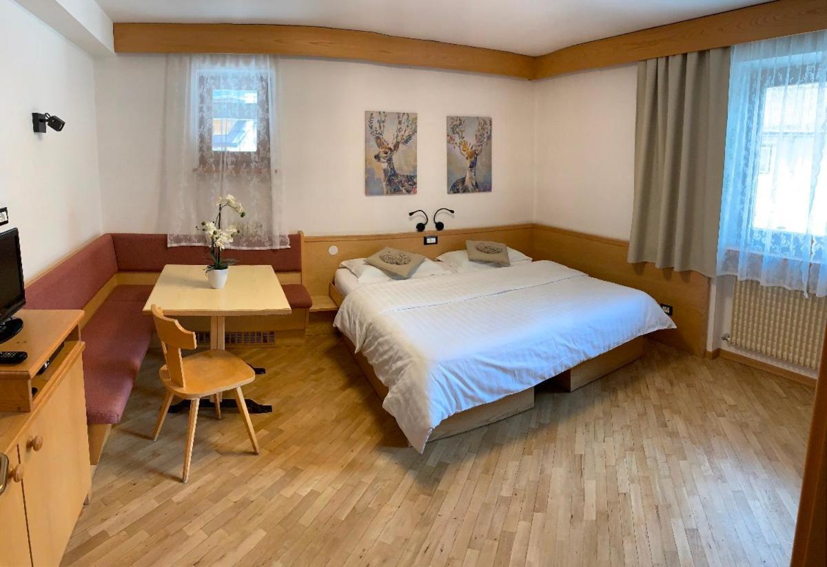Bed & Breakfast Garni Tobia Кампитело ди Фаса Екстериор снимка
