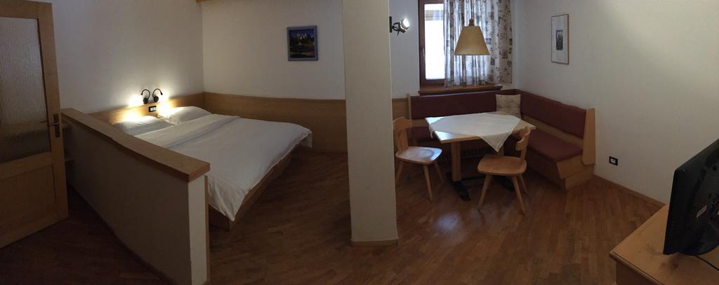 Bed & Breakfast Garni Tobia Кампитело ди Фаса Екстериор снимка