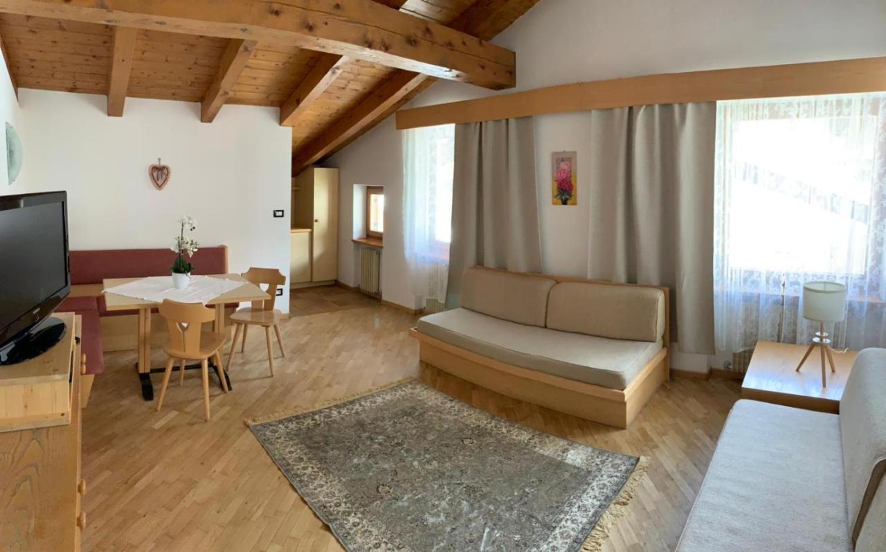 Bed & Breakfast Garni Tobia Кампитело ди Фаса Екстериор снимка
