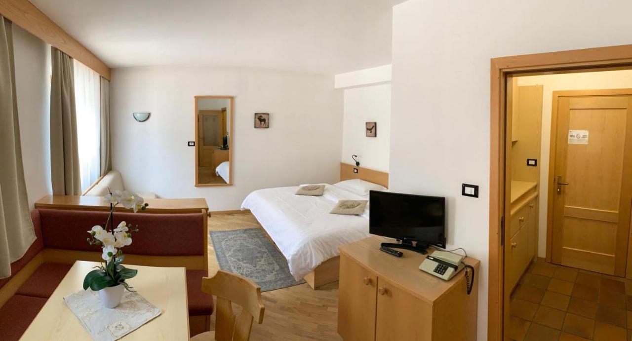 Bed & Breakfast Garni Tobia Кампитело ди Фаса Екстериор снимка